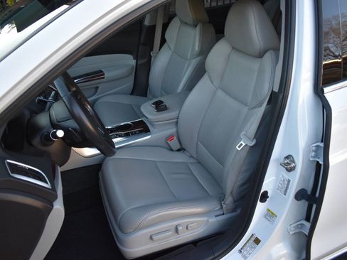 Used 2017 Acura TLX V6 w/ Technology Package image 18