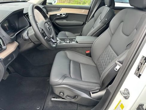 Used 2025 Volvo XC90 B6 Plus AWD/4WD image 22