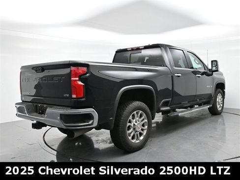 Used 2025 Chevrolet Silverado 2500 LTZ w/ LTZ Premium Package image 7