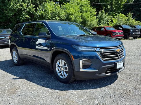 Used 2023 Chevrolet Traverse LS AWD/4WD image 1