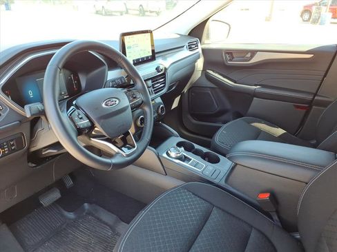 Certified 2025 Ford Escape Active w/ Cold Weather Package FWD image 9
