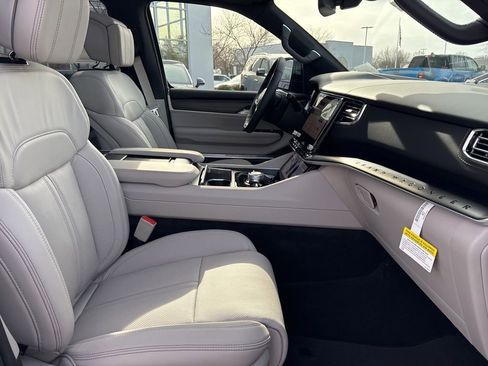 New 2026 Jeep Grand Wagoneer Summit AWD/4WD image 61