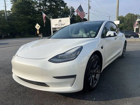 Used 2021 Tesla Model 3 Standard Range Plus RWD image 3