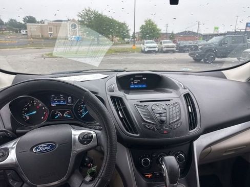 Used 2016 Ford Escape SE FWD image 30