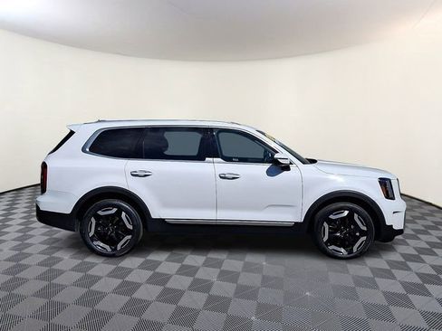 Certified 2025 Kia Telluride S image 9