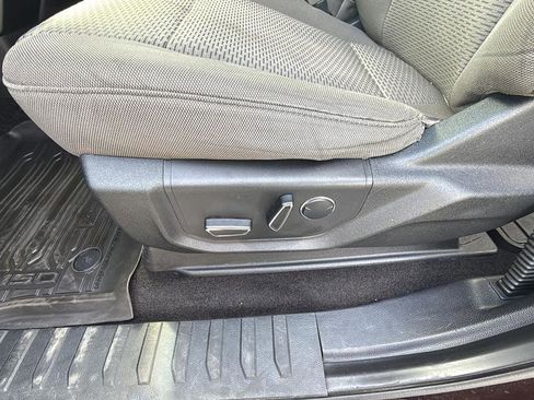 Used 2018 Ford F150 XLT w/ Equipment Group 302A Luxury AWD/4WD image 17