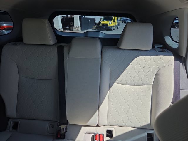 Used 2022 Toyota Corolla Cross L FWD image 18