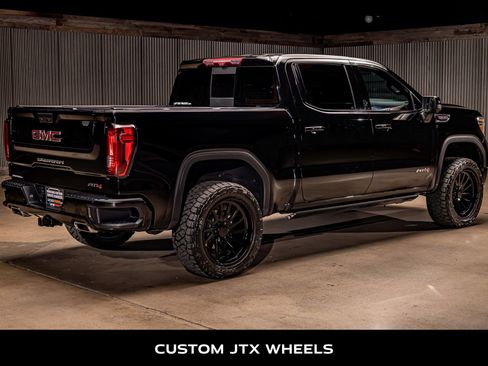 Used 2022 GMC Sierra 1500 AT4 w/ AT4 Premium Package image 9