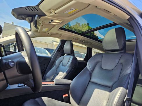 Certified 2023 Volvo XC60 B5 Plus w/ Protection Package Premier AWD/4WD image 23