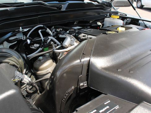 Used 2025 RAM 5500 4x4 Crew Cab image 18