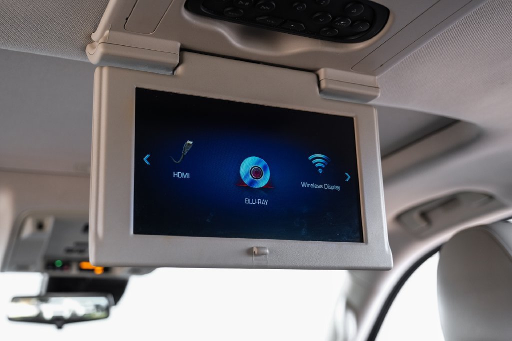 Used 2019 Cadillac Escalade ESV Luxury AWD/4WD image 42