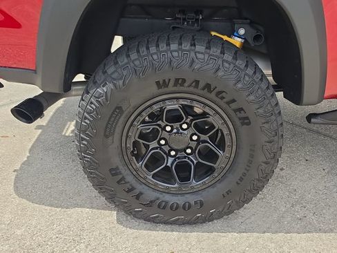 Used 2025 Chevrolet Colorado ZR2 w/ ZR2 Bison Edition AWD/4WD image 5