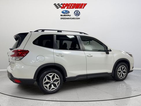 Certified 2024 Subaru Forester Premium AWD/4WD image 5