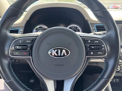 Used 2018 Kia Niro LX FWD image 16