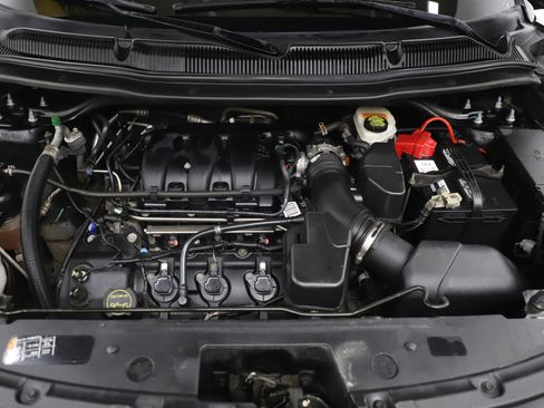 Used 2019 Ford Explorer XLT w/ XLT Sport Appearance Package image 32