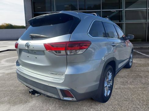 Used 2018 Toyota Highlander Limited AWD/4WD image 5
