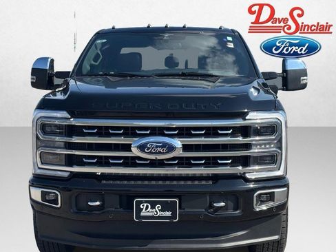 Used 2023 Ford F250 Platinum image 2