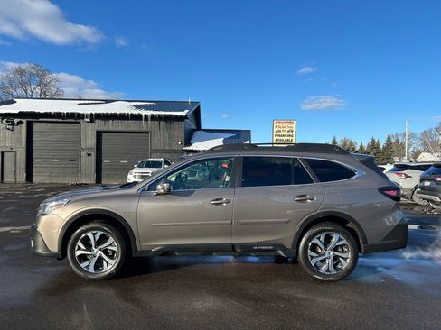 Used 2022 Subaru Outback Limited image 6