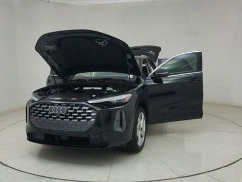 Used 2025 Audi Q5 Premium Plus w/ Premium Plus image 71