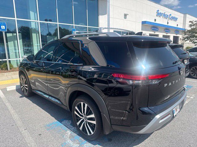 Used 2024 Nissan Pathfinder Platinum FWD image 7
