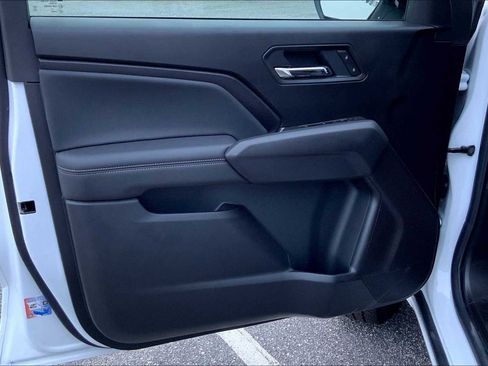 New 2025 GMC Canyon Elevation w/ Convenience Package image 10