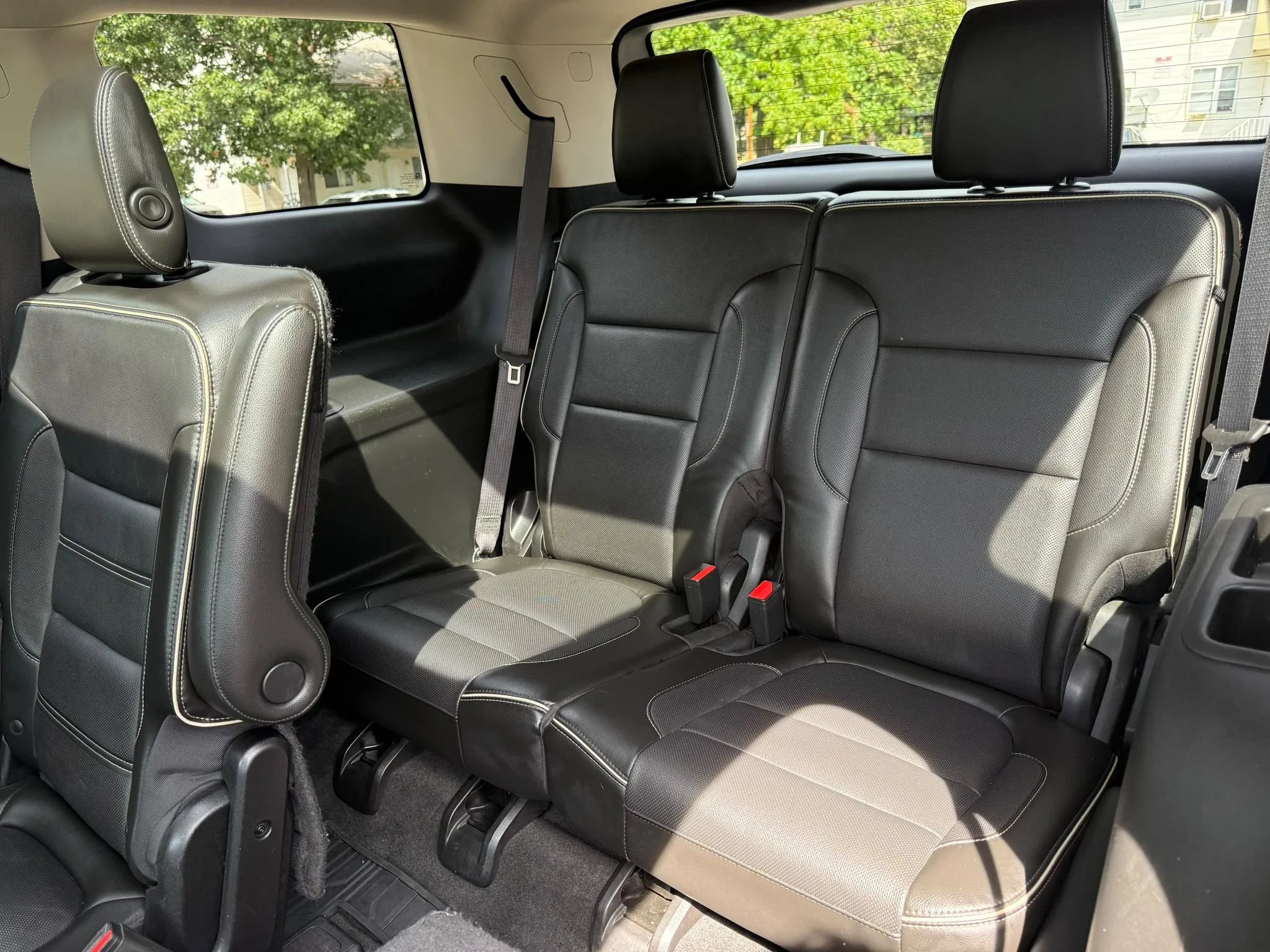 Used 2018 GMC Acadia Denali w/ Technology Package FWD image 15