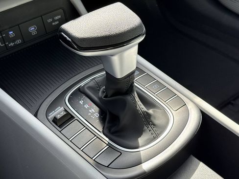 New 2026 Hyundai Elantra Limited FWD image 25