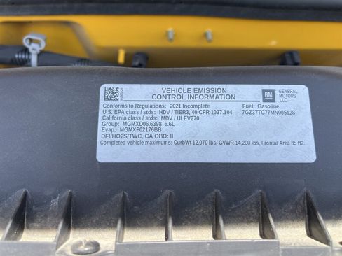 Used 2021 GMC Savana 3500 Extended w/ Power Convenience Package RWD image 25