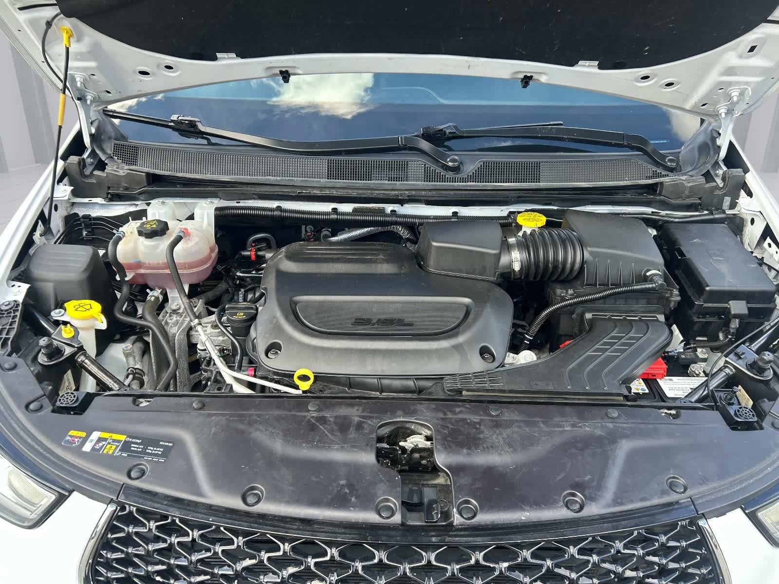 Used 2024 Chrysler Pacifica Touring-L FWD image 14