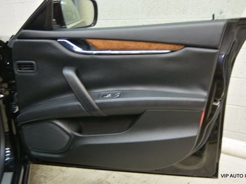 Used 2014 Maserati Quattroporte GTS RWD image 8