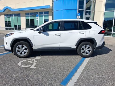 Used 2022 Toyota RAV4 LE FWD image 8