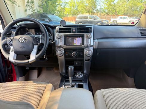 Used 2015 Toyota 4Runner SR5 AWD/4WD image 19