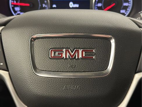 Certified 2022 GMC Terrain SLT w/ Tech Package image 9