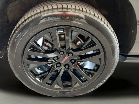 Used 2025 GMC Yukon XL Denali w/ Sun & Power Step Package AWD/4WD image 25