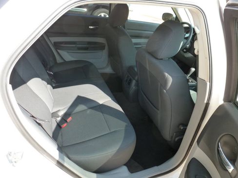 Used 2008 Dodge Magnum SE RWD image 12