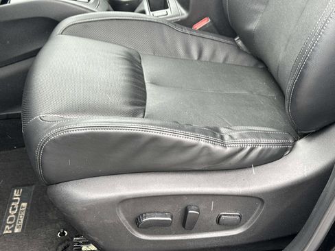 Used 2021 Nissan Rogue Sport SL w/ Premium Package image 16