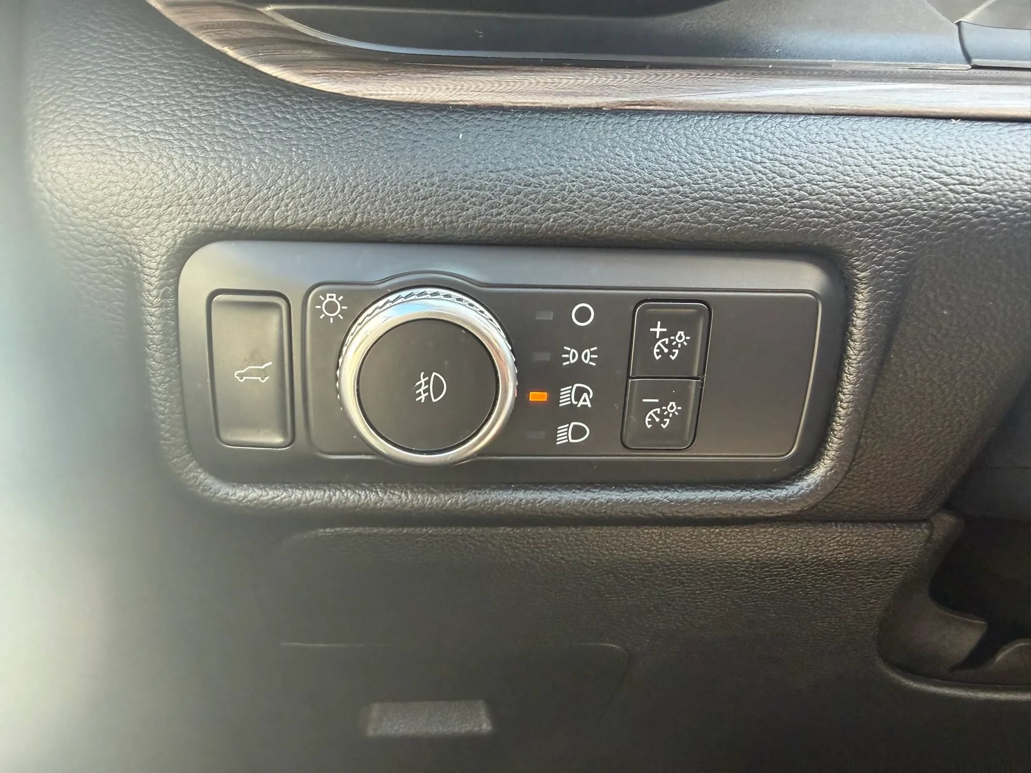 Used 2021 Ford Explorer Limited AWD/4WD image 14