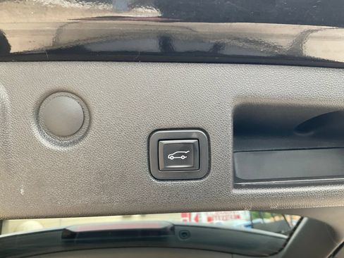 Used 2019 Chevrolet Equinox LT FWD image 24