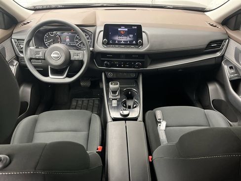 Used 2023 Nissan Rogue S image 4