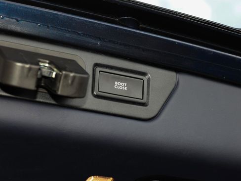 Used 2012 Bentley Mulsanne RWD image 31