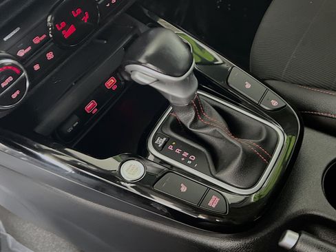 Used 2022 Kia Soul Turbo FWD image 24