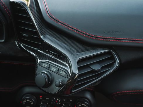 Used 2015 Ferrari 458 Speciale Coupe RWD image 51