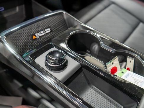 New 2026 Chevrolet Equinox RS w/ Convenience Package III AWD/4WD image 24