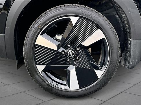 New 2026 Nissan Kicks SR image 11