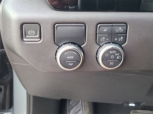 Used 2024 GMC Sierra 1500 SLT image 24