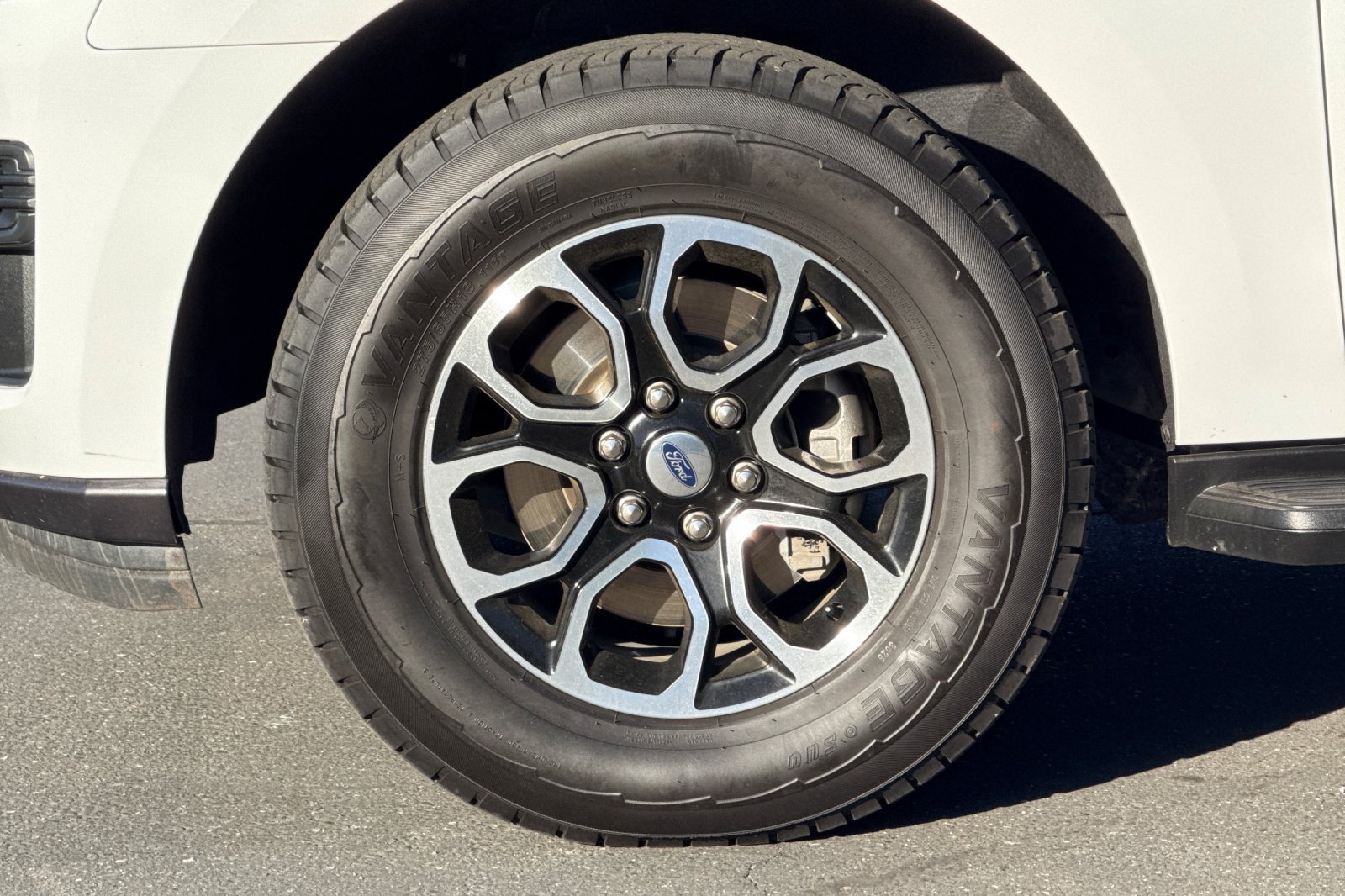 Used 2024 Ford Expedition XLT AWD/4WD image 37