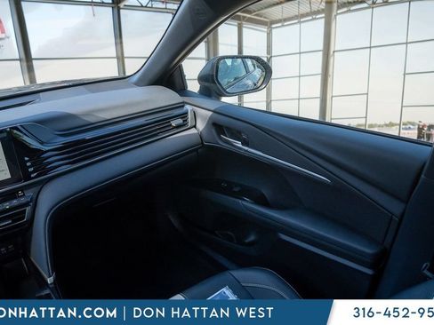 Used 2025 Toyota Camry SE FWD image 14