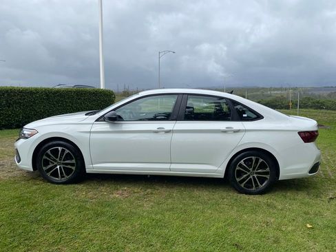Used 2024 Volkswagen Jetta Sport FWD image 4