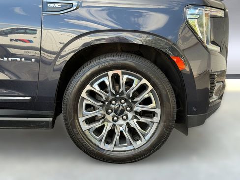 Used 2023 GMC Yukon Denali Ultimate AWD/4WD image 11