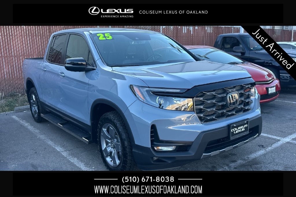 Used 2025 Honda Ridgeline TrailSport image 1
